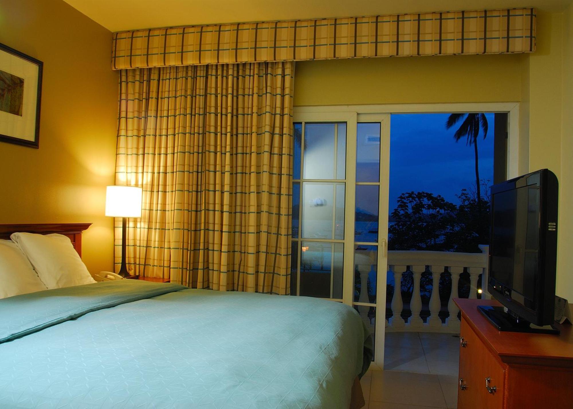 One-Bedroom King Suite Ocean View Non-Smoking